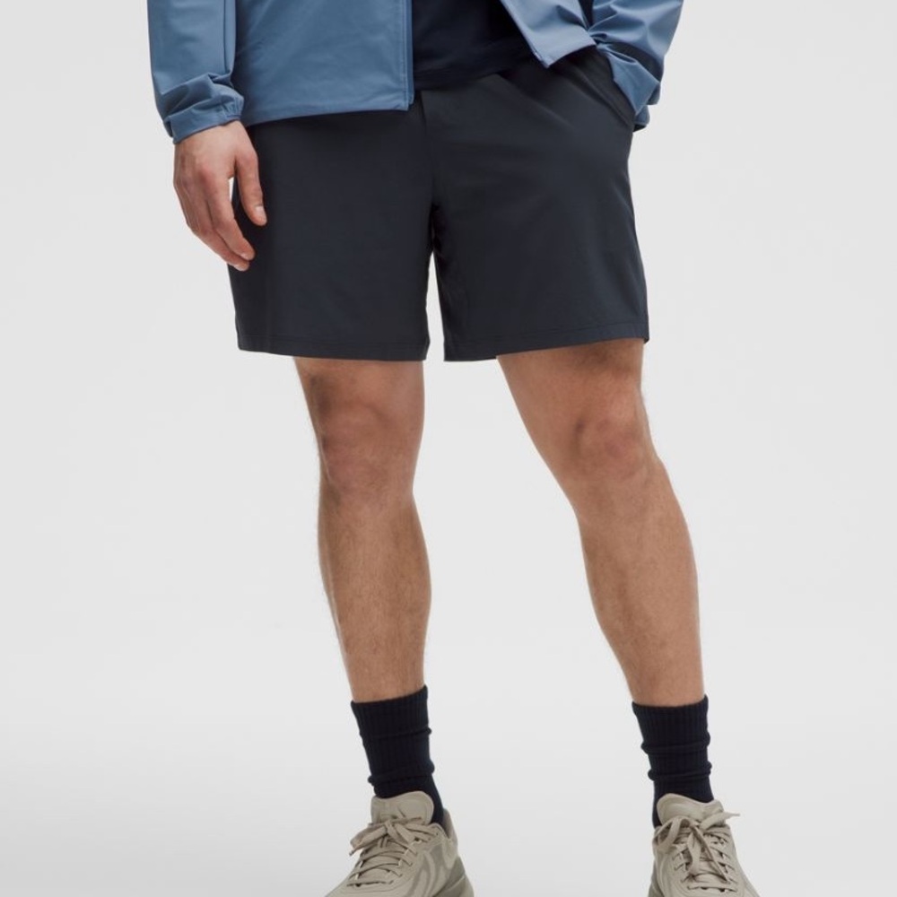 Men’s medium Lululemon navy blue Pace Breaker linerless shorts